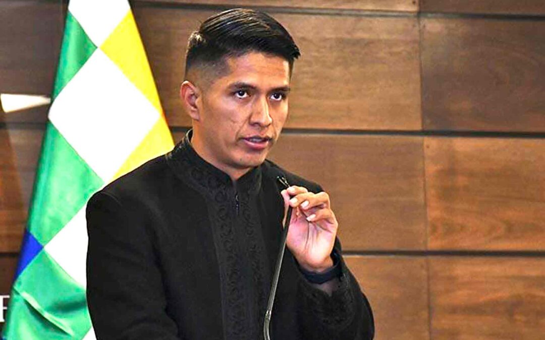 «Si Bolivia no se inserta a la economía global, no saldremos de esta crisis», dice Andrónico