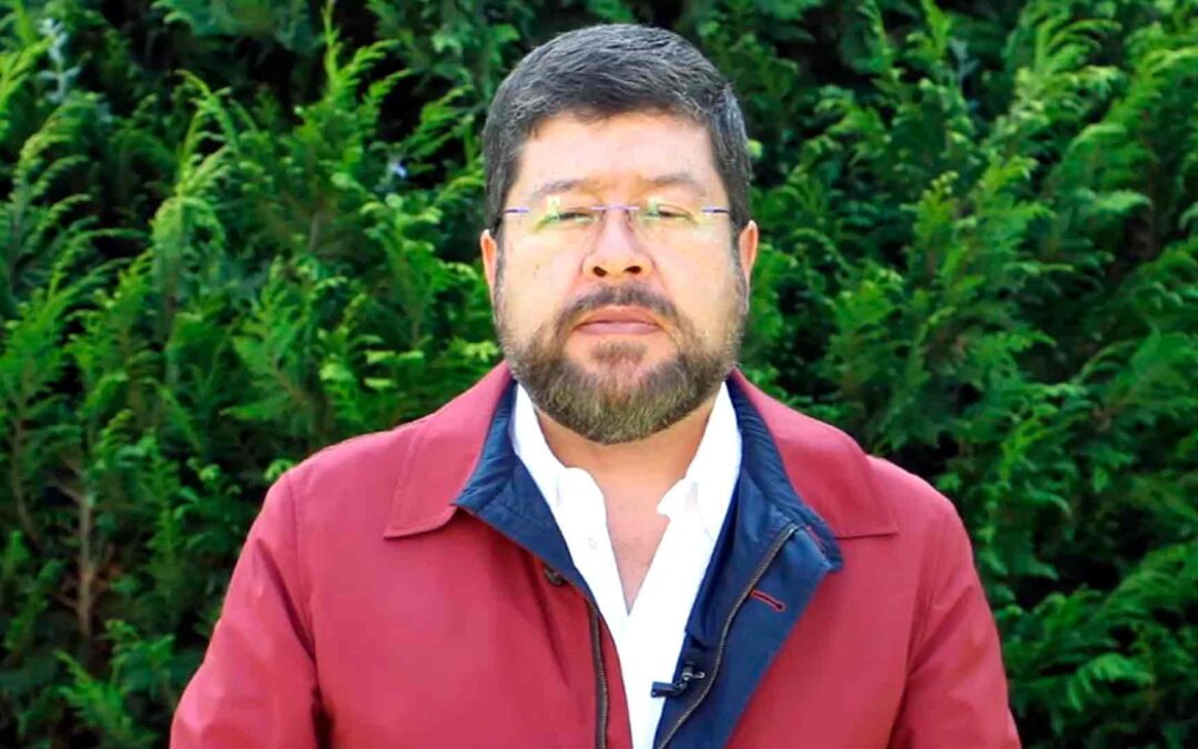 El empresario y político señala que en la crisis boliviana “se pone el dedo en un agujero y sale agua