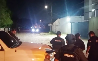 Más de 100 impactos de bala acabaron con la vida de dos personas en Santa Cruz