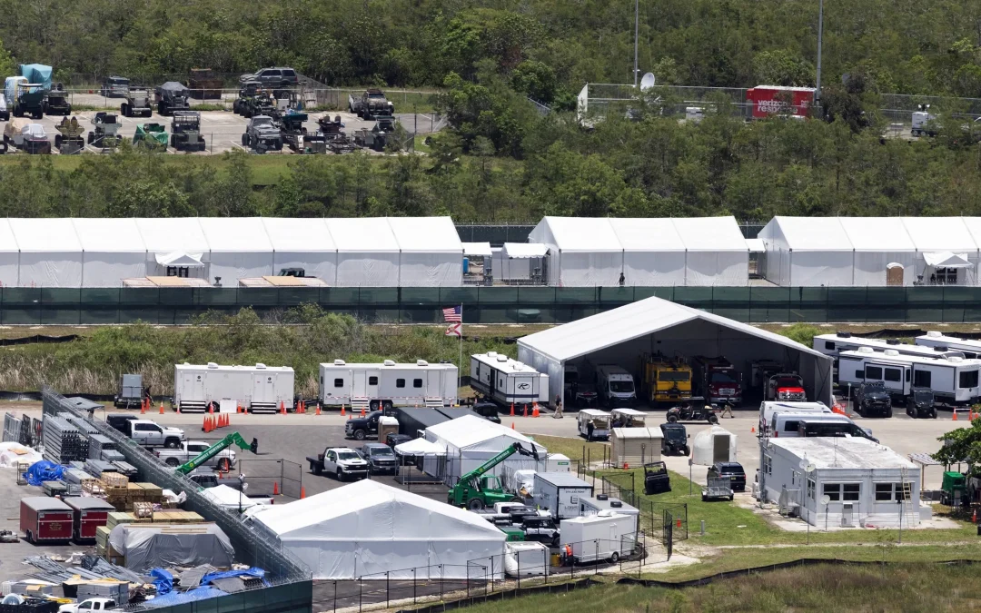 Concluye sin fallo audiencia sobre la suspensión de la construcción de Alligator Alcatraz por preocupaciones ambientales