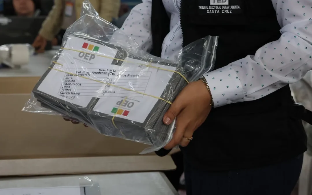 Las últimas encuestas en Bolivia prevén una segunda vuelta entre dos candidatos presidenciales de derecha