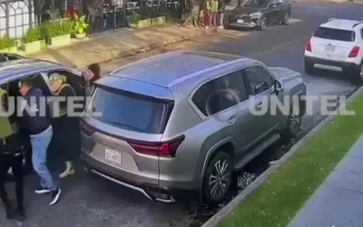 El momento en el que un hombre es secuestrado por falsos policías en Santa Cruz | VIDEO