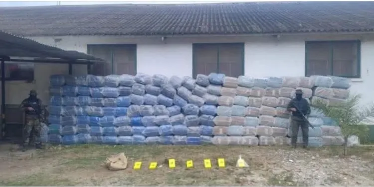 Incautan siete kilos de cocaína, tres toneladas de coca y cigarrillos de contrabando en Bermejo