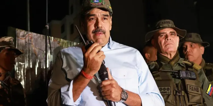 Maduro convoca a venezolanos alistados a los cuarteles para aprender “a disparar”