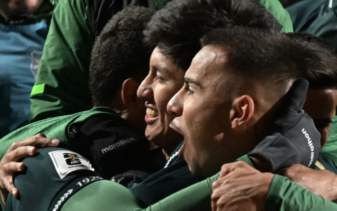 Bolivia logra triunfo histórico ante Brasil y va al repechaje con la ilusión de llegar al Mundial
