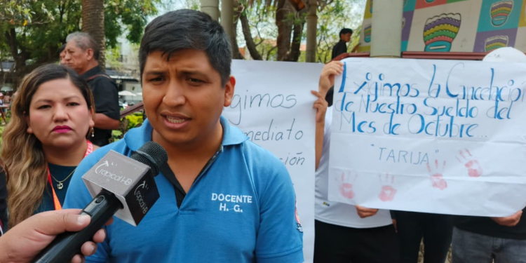 Maestros de Tarija exigen al Ministerio pagar los salarios hasta hoy o iniciaran paro desde el lunes