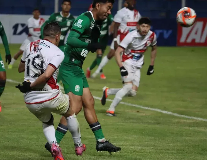 Nacional Potosí supera a Oriente Petrolero y avanza