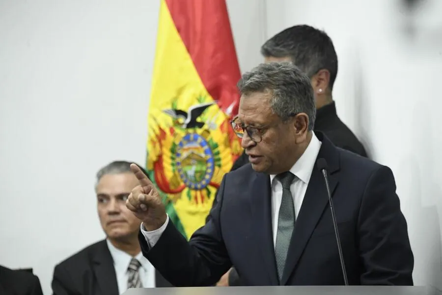 Oviedo ofrece diálogo, pero también firmeza contra el narcotráfico, el contrabando y el terrorismo