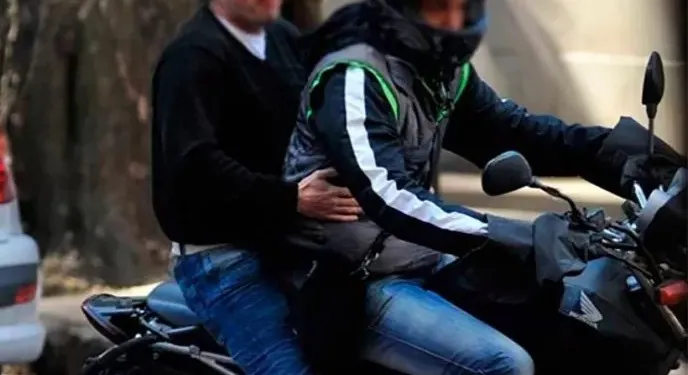 Tarija: Dos motochorros asaltan cogotean a una joven universitaria y le roban sus pertenencias