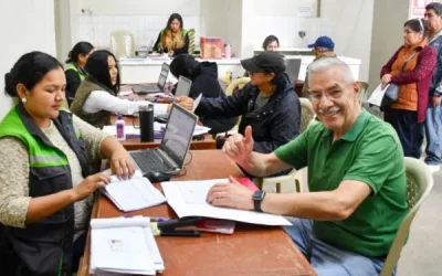 Gobernación de Tarija inicia entrega de las canastas alimentarias 3 y 4 para adultos mayores del área urbana