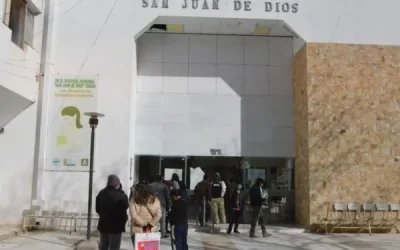 Tarija: Pacientes con cáncer son despachados a sus casas con suero en la mano por colapso de hospital