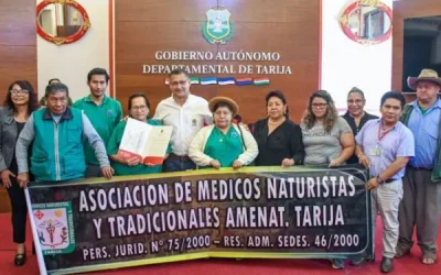 Gobernación entrega 14 personerías jurídicas a asociaciones de Tarija