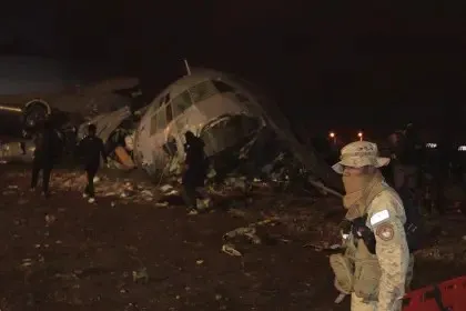 Tragedia: Al menos 15 fallecidos por el accidente de un avión militar en El Alto