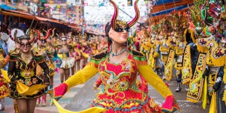 El Carnaval podría generar un movimiento económico de Bs 1.000 millones en Bolivia, según Turismo
