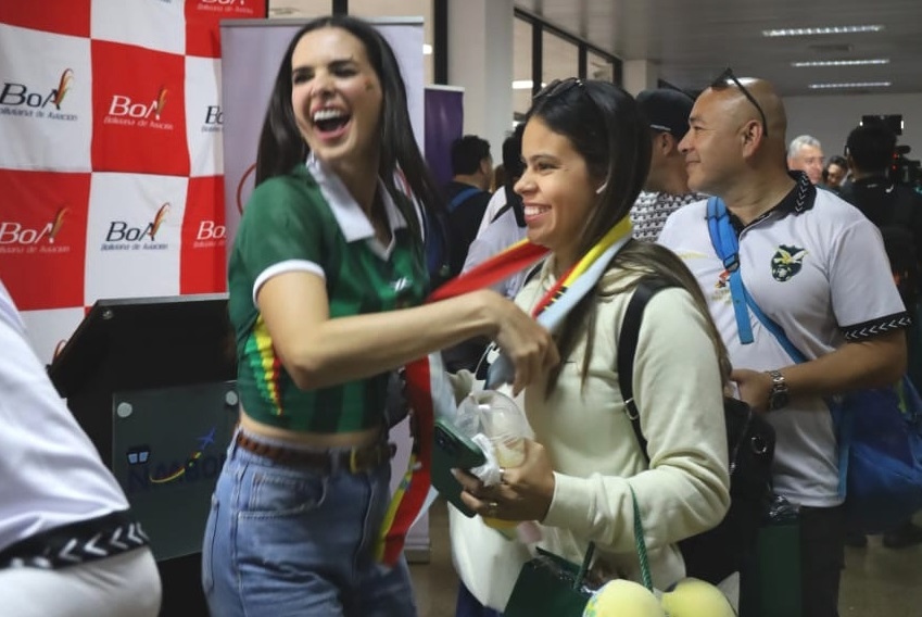 Bolivia vs. Surinam: estatal BoA transporta a los hinchas de la Verde