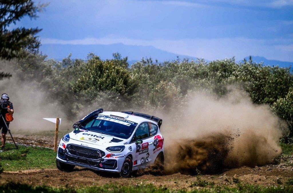 El boliviano Nataniel Bruun gana una etapa en el Rally Safari de Kenia