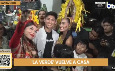 La población recibe con muestras de cariño a la Selección Boliviana tras su llegada al país