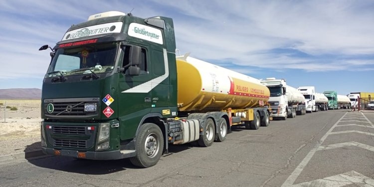 1.200 cisternas con combustible de importación están afectadas por bloqueos
