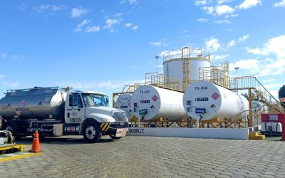 Bloqueos en La Paz restringen acceso de cisternas con combustible de aviación a la aeroplanta de YPFB