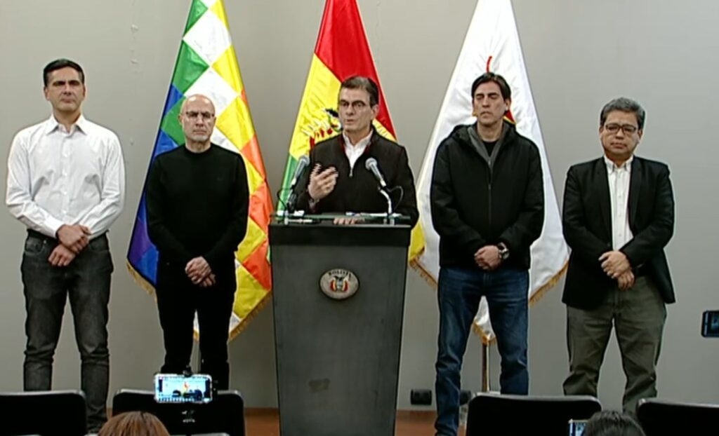 Presidente habló 50 minutos, ofreció conformar consejo económico a El Alto y Occidente, NO convocó al diálogo