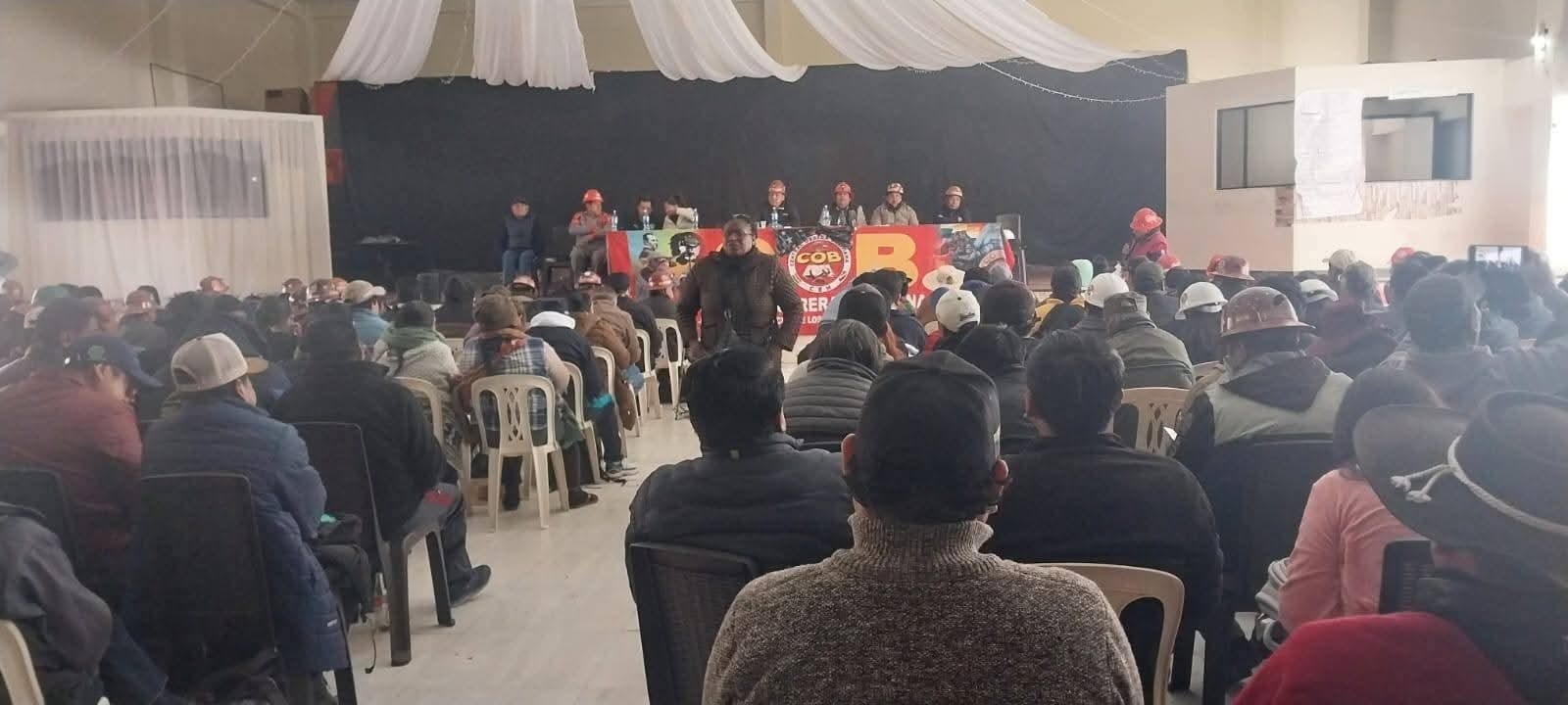 La COB decide no asistir al diálogo, dirigentes garantizan corredores humanitarios para medicamentos, oxígeno y alimentos