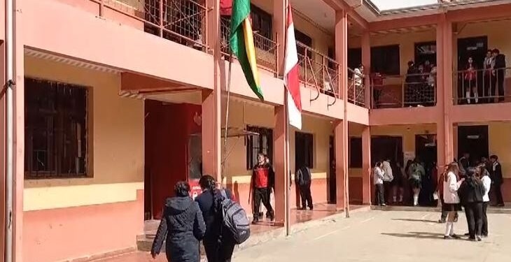 Tarija: En medio de cierre de trimestre, bloqueos de transportes impiden llegada de estudiantes a colegios