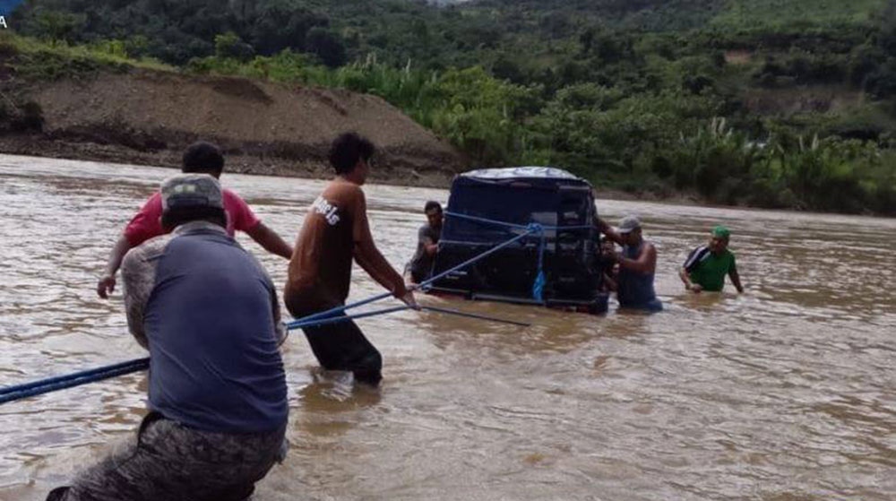 Cinco personas mueren ahogadas tras la caída de un vehículo a un río en Guanay