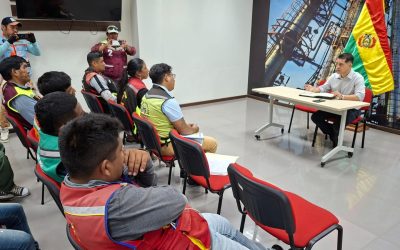 YPFB y mototaxistas instalan mesa ampliada de diálogo y suspenden bloqueos en Santa Cruz