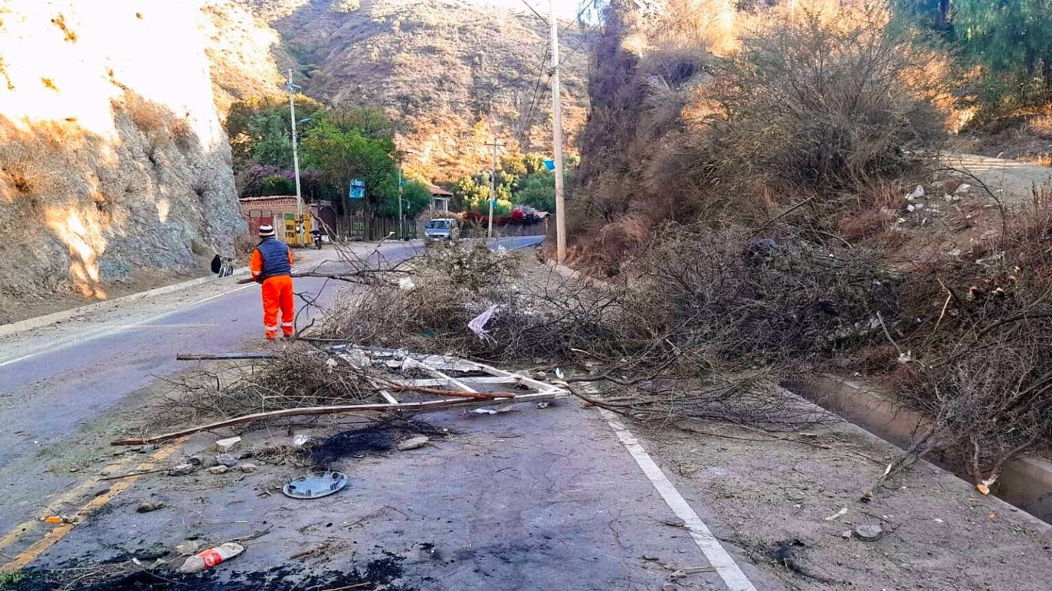 ABC reporta 93 puntos de bloqueo en seis departamentos, la mayoría en Cochabamba y La Paz