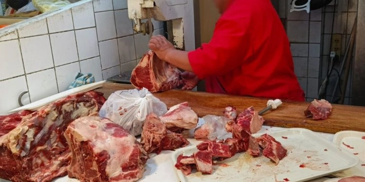 Ganaderos de Tarija advierten que reducción del precio de la carne podría no reflejarse equitativamente en los mercados y carnicerías