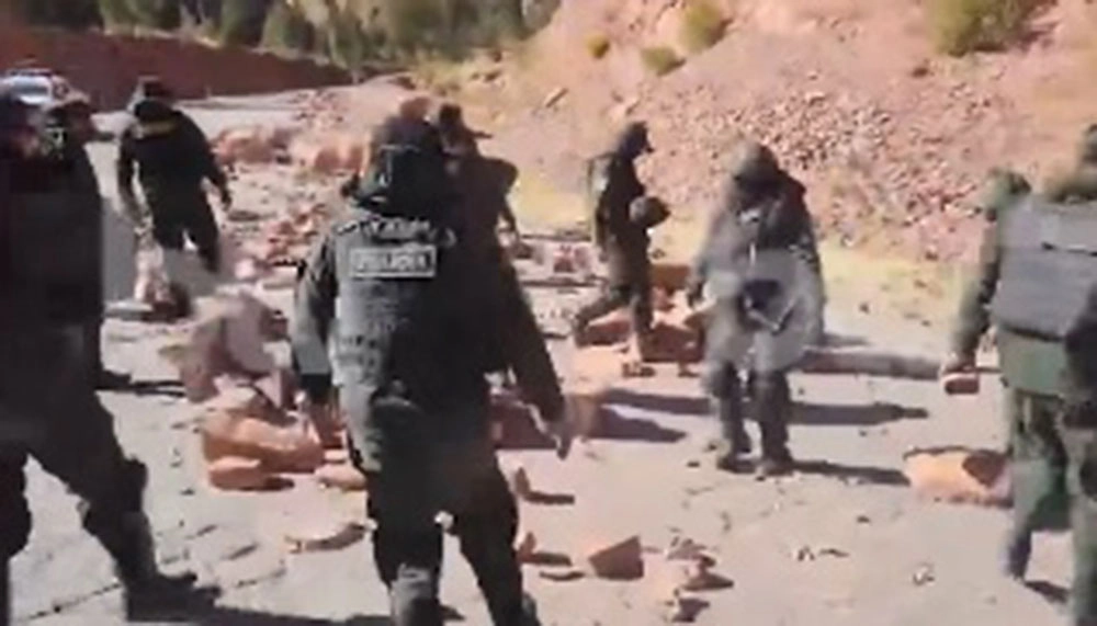 Puntos de bloqueo se reducen a seis y reportan un policía herido por artefacto explosivo