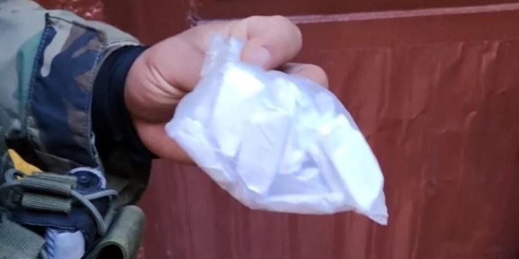 Yacuiba: Una escolar fue sorprendida vendiendo sustancias controladas en un colegio del área rural