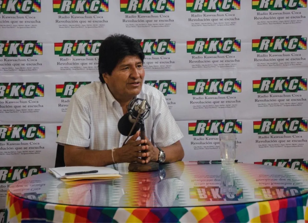 Denuncian que alcaldías del Chapare e instituciones públicas financian con más de Bs 300.000 a la cocalera Radio Kawsachun Coca