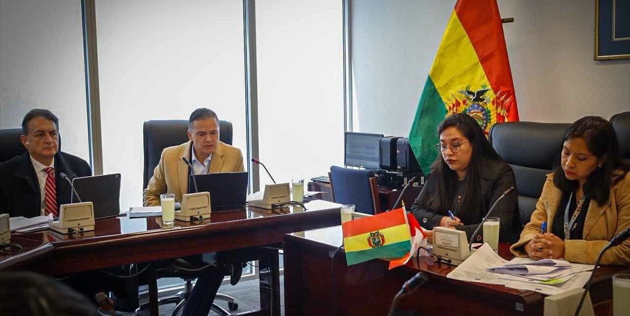 Diputados y Ministerio de Defensa acuerdan impulsar modificación de la Ley de Gestión de Riesgos