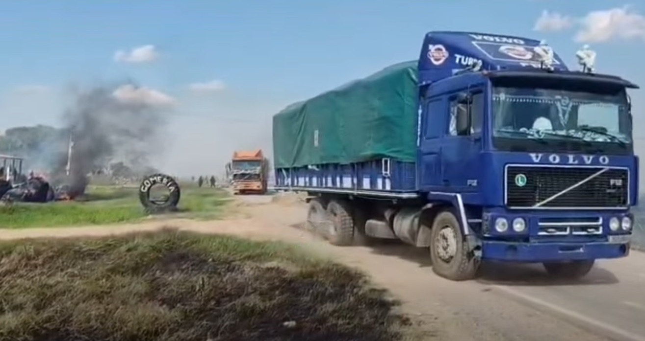 Intervención en la carretera Santa Cruz-Beni permite restablecer el tránsito vehicular