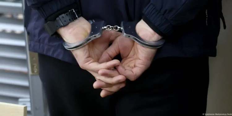 Detienen en Yacuiba a presunto autor del robo de 10 celulares de una tienda