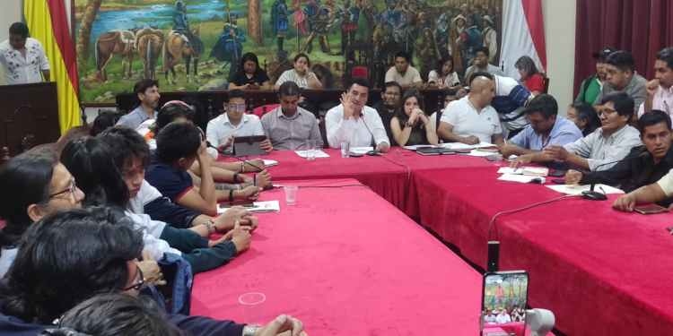 Fijan nuevas tarifas transitorias para el transporte público y taxi trufis en Tarija