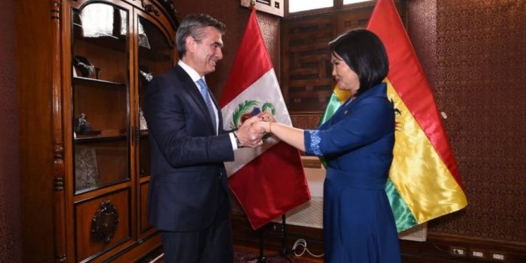Bolivia alista un gabinete binacional con Perú para finales de noviembre